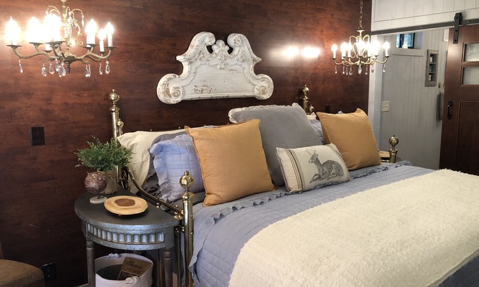 Harlandale Cottage | Schwestern Haus Long and short Term Rental Discount Available.