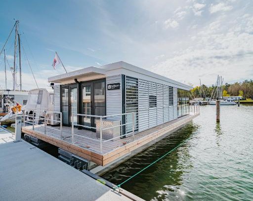 Ostvorpommern House | Schwimmendes Ferienhaus "Trinity" Ihr Seahome auf der Ostsee