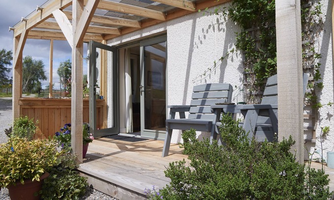 Glen Urquhart Cottage | Scottish Highlands - Tranquil & Cosy Rural Cottage, surrounded by wildlife