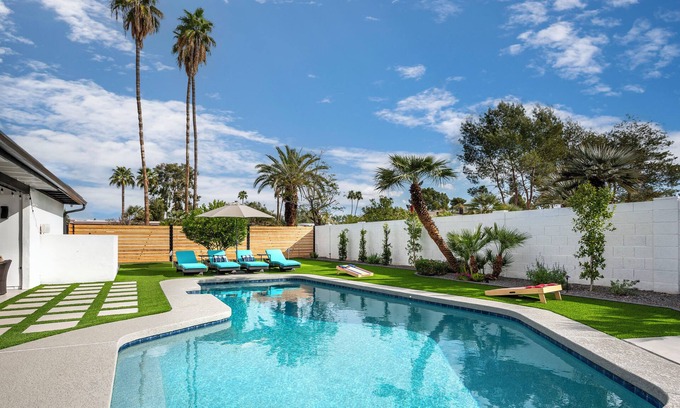 Avant House | Scottsdale Oasis - Heated Pool*, Putting Green & more!