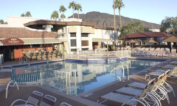 Arcadia Condo | Scottsdale Spacious 2BR Condo with Garden