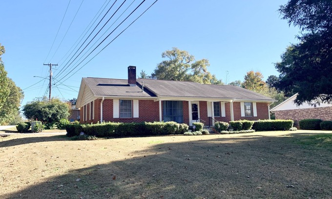 Pendleton House | Screened in Porch, Fenced Yard, Close to it All