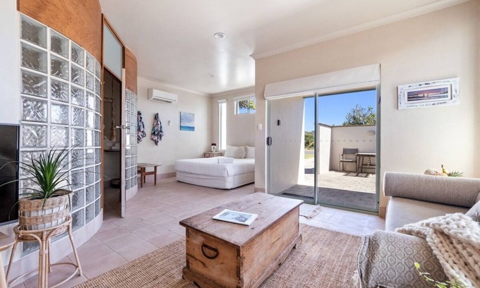Prevelly Apartment | Sea and Soul | Spa - A Sanctuary by the Sea
