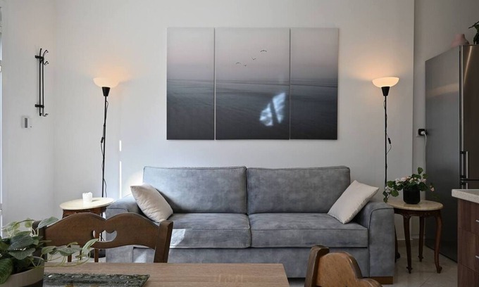 Palaio Faliro Apartment | Sea breeze apartment in Palaio Faliro/Netflix