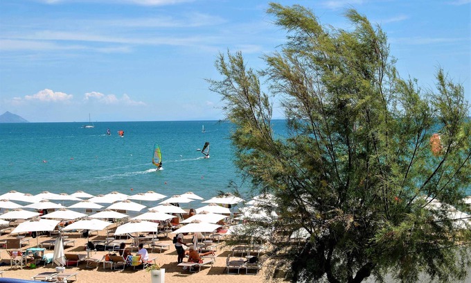Formia Apartment | Sea breeze beachfront flat