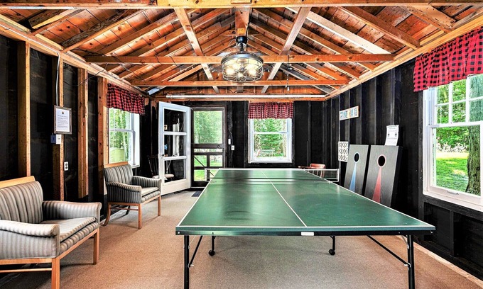 Cheboygan Cabin | Sea Breeze Cottage near Mullett Lake