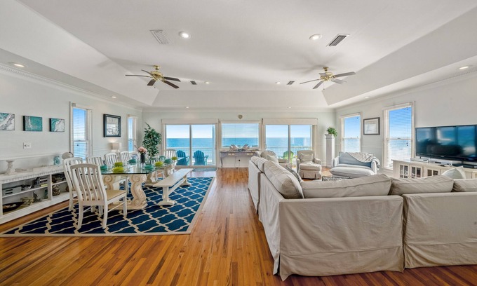 Plantation House | Sea Chalet: 5BR Beachfront Home in Plantation- Sleeps 14, Pet Friendly!