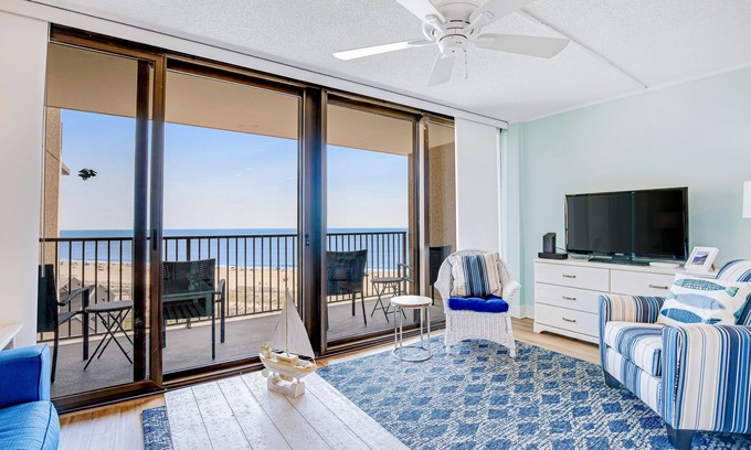 Bethany Beach Condo | Sea Colony Ocean 8th-floor condo with tennis & basketball courts