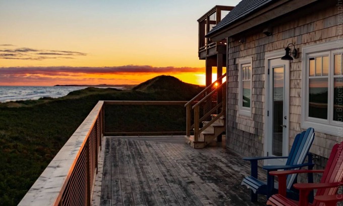Morell Cottage | Sea Dunes Beach House Stunning Beach Front Luxury. June&Sept 2025 availability