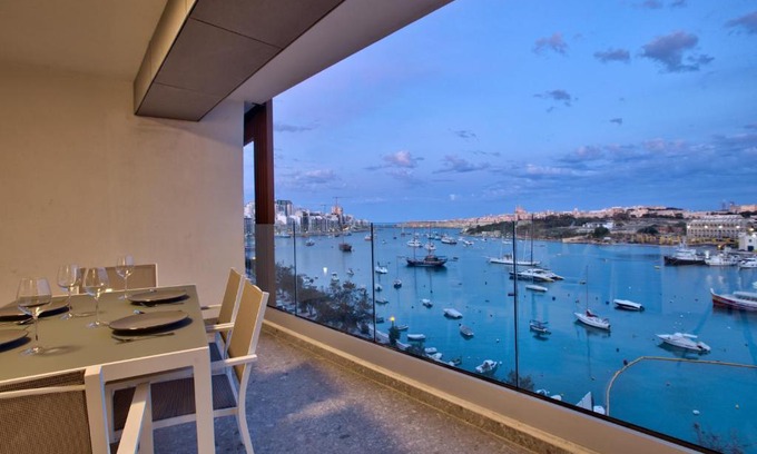 Sliema Apartment | Sea Front Spacious Valletta Views Apartments