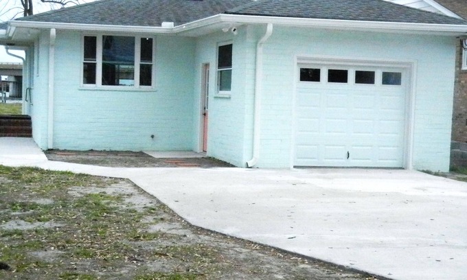 Willoughby Spit House | SEA GLASS COTTAGE WATERFRONT