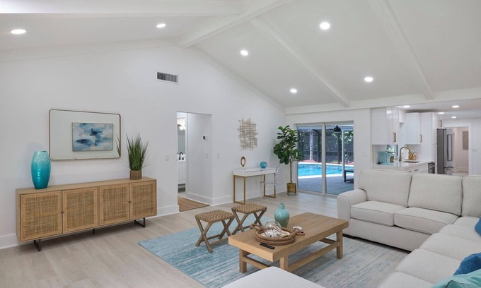 The Dunes House | Sea Glass Villa-Executive Pool Home on Golf Course