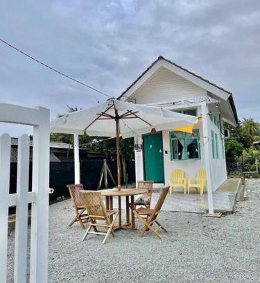 Kuala Besut House | Sea Kecil Tiny House near Jetty of Kuala Besut