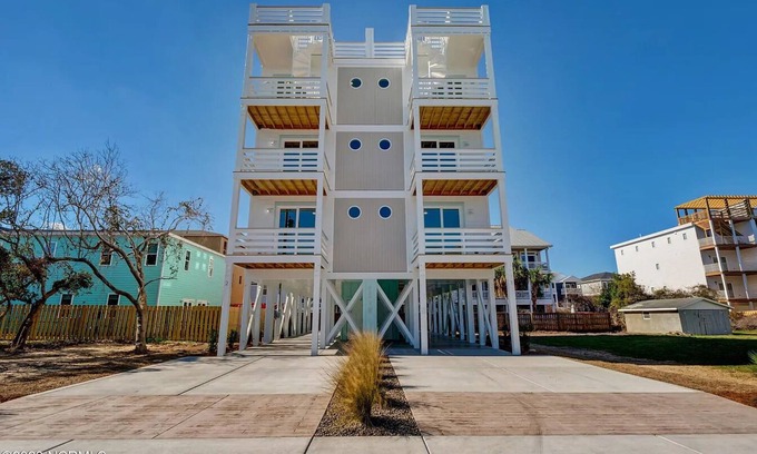 Wilmington Beach House | Sea La Vie into the fall