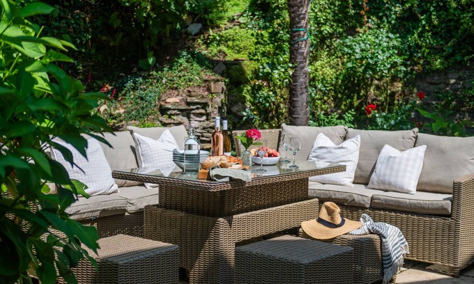 Thurlestone Cottage | Sea Lavender - a house that sleeps 9 guests in 5 bedrooms