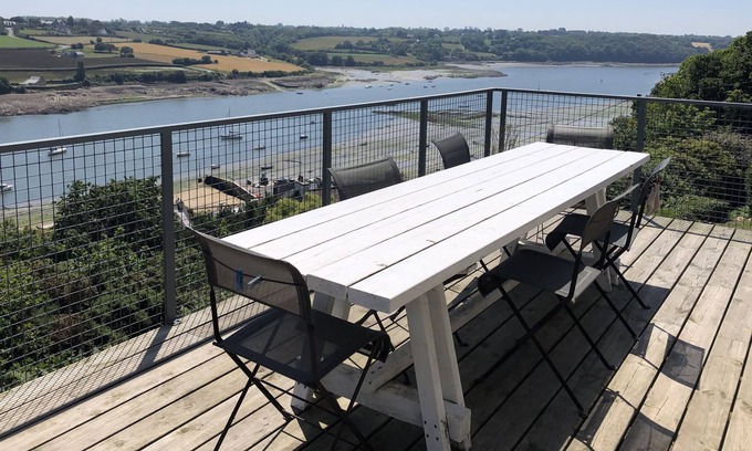 Plouguiel House | Sea/River View House at the port of La Roche Jaune