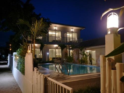 Khlong Wan Hotel | Sea Sand House Resort