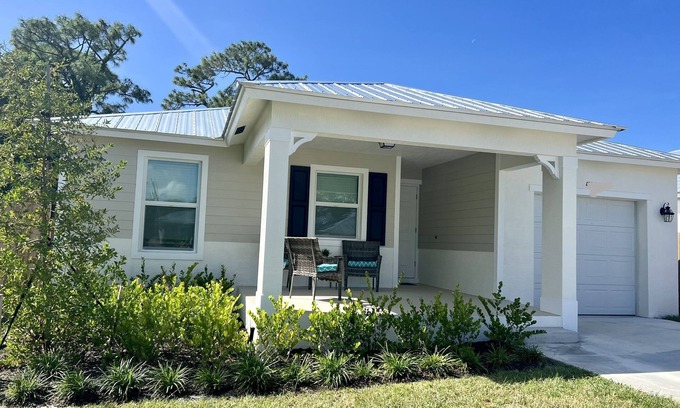 Stuart House | SEA VIBE MARINA