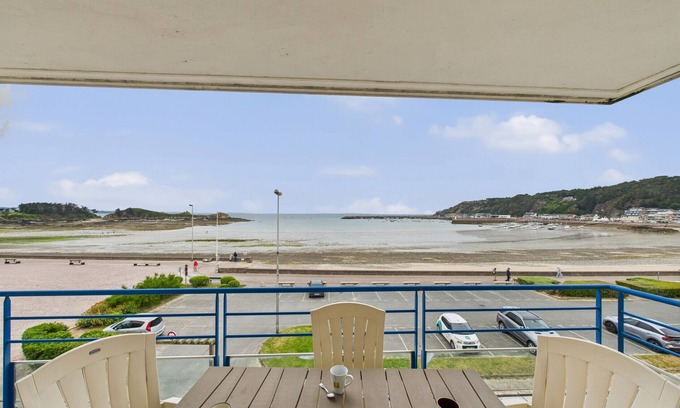 Erquy Apartment | Sea view – 25m from beach, sleeps 4