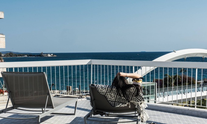 Alimos Apartment | Sea View Beach Penthouse – Athens Coast
