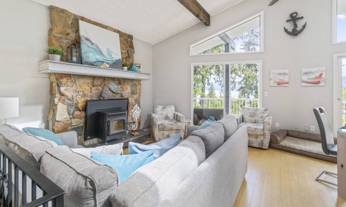 Sorrento Cottage | Sea View Cottages in Sorrento Sushwap
