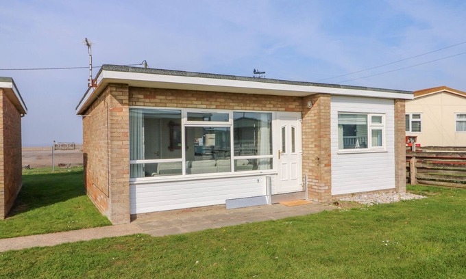 Walcott Cottage | SEA VIEW, country holiday cottage in Walcott