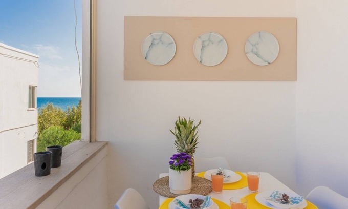 Specchiolla House | Sea view house - 50 steps from the sea - sleeps 4 -veranda with sea view
