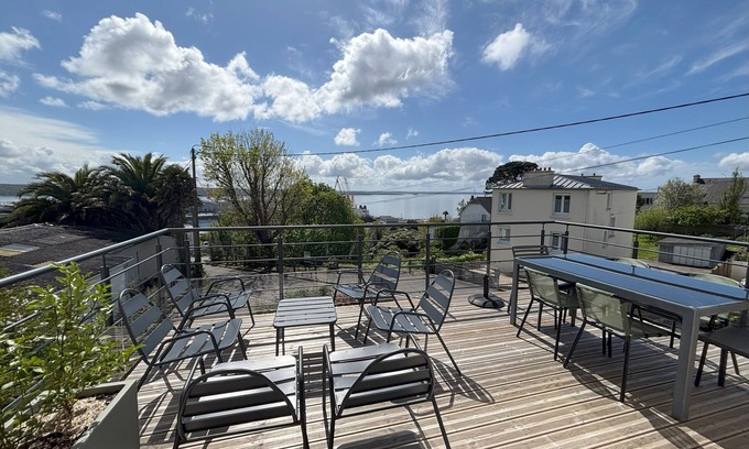 Saint-Marc House | Sea view house with terrace