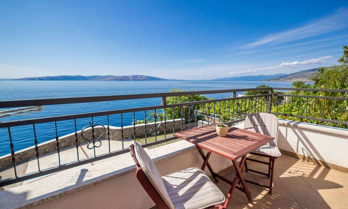 Sveti Juraj Condo | Sea view room Leut* Villa Arca Adriatica