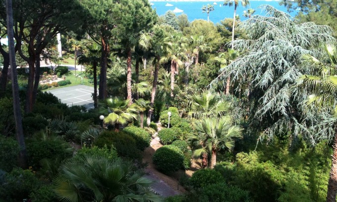 Vallauris Apartment | SEA VIEW STUDIO 35m2 - PRIVATE PARKING - TENNIS POOL - PARK - STANDING RESIDENCE