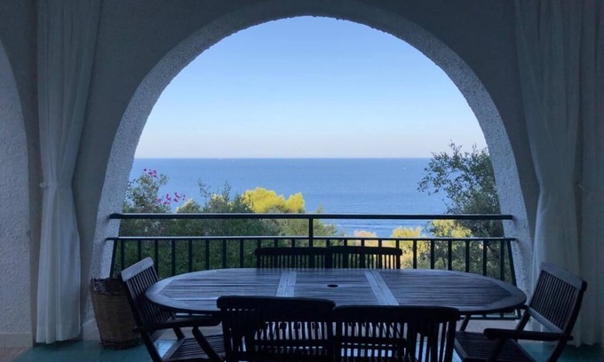 Castro Marina Villa | Sea view villa