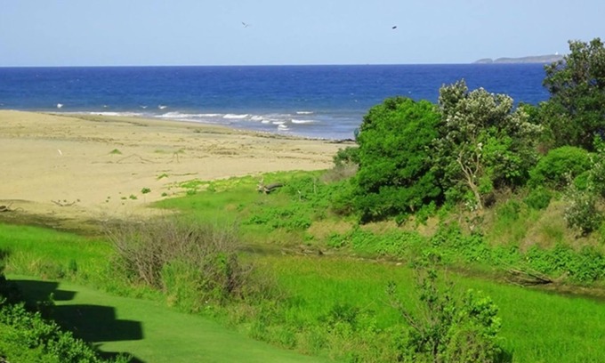 Korora House | Sea Views at Aqualuna beach resort