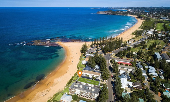 Mona Vale Apartment | Seabreeze - Carefree Absolute Beachfront Living
