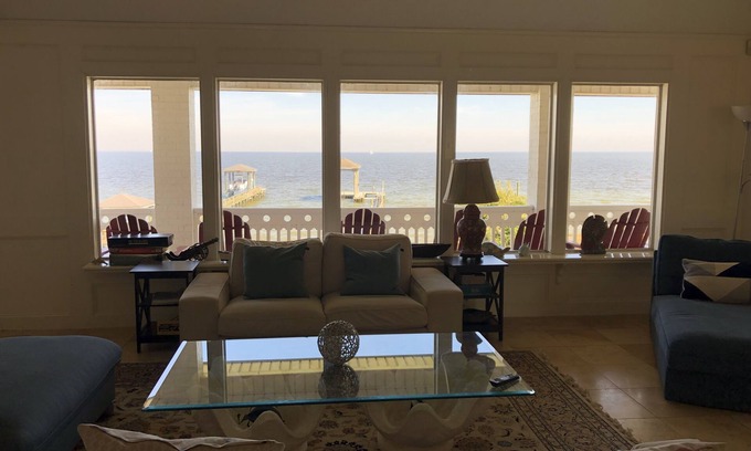 Clear Lake Shores House | Seabreeze Kemah 3600 sqft Waterfront Home with Beautiful Views of Galveston Bay