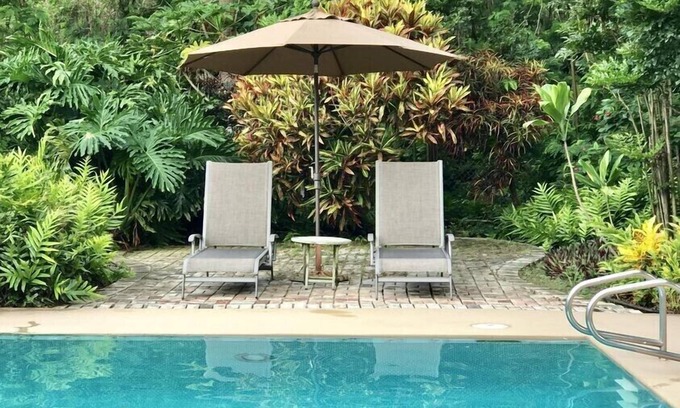 Hawaii Kai House | Seabreeze Vacation Home - Quiet/Pool/Free Wi-Fi/Parking