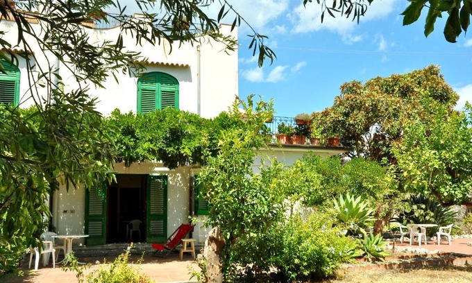 Mazzeo Apartment | Seafront Apartments Garden House