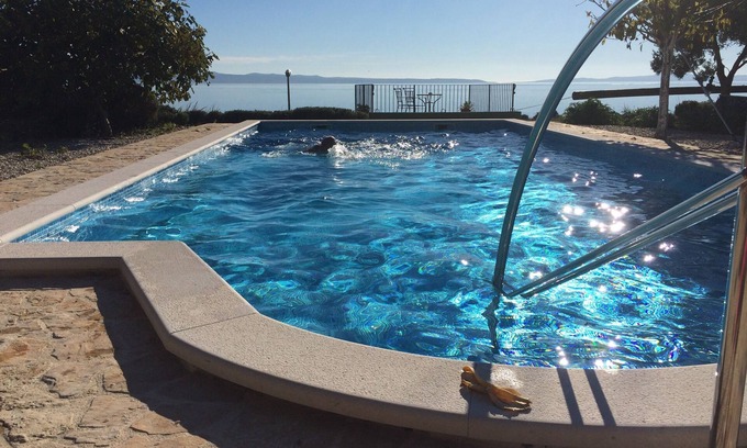 Znjan House | Seafront house with pool in Split,100m to the beach