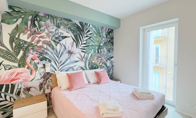 Chioggia Apartment | Seafront Modern Farmont Flamingo Suite