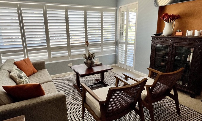 Mouille Point Apartment | Seafront one bedroom apartment on Beach Road Cape Town Westridge A