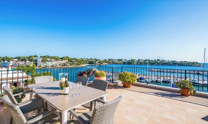 Portopetro Apartment | Seafront Penthouse “Es Port” with Sea View, Mountain View, Wi-Fi, A/C & Balcony