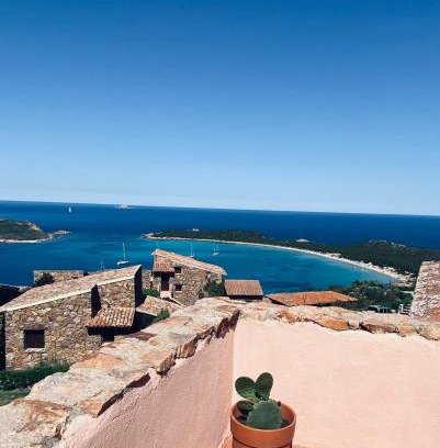 Capo Coda Cavallo Apartment | Seagarden Home vista mare con giardino privato