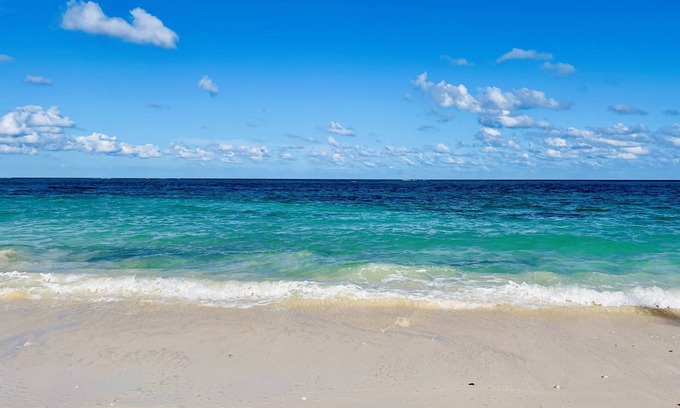 Nicholls Town Villa | Seaglass Villa 2 -Luxury Beachfront Escape, Breathtaking Views, Andros Bahamas