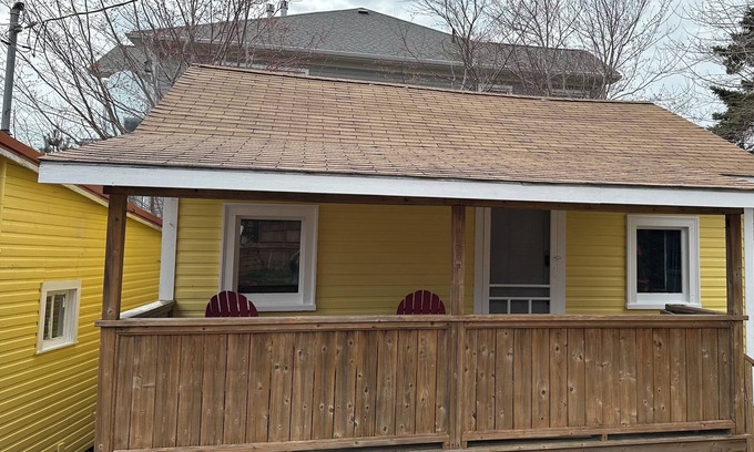 Summerville Centre Cottage | Seaman's Cottage #2 in Summerville Centre - Pet Friendly!