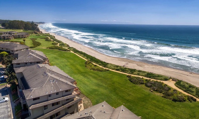 Rio del Mar Condo | Seascape Beauty with Distant Ocean View-Sleeps 8!