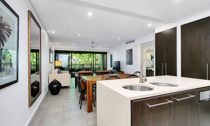 Craiglie Apartment | Seascape Holiday Apartments at Seascape Temple Two Bedroom