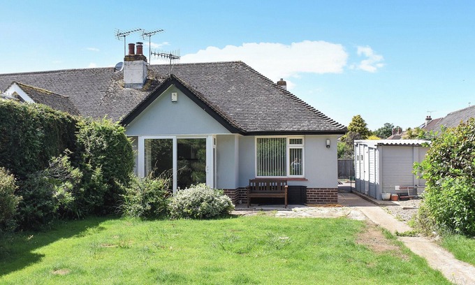 Ammanford Cottage | Seascape is a coastal holiday home situated in the seaside resort of Sidmouth.