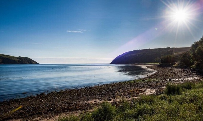 Cromarty Cottage | SEASHELL COTTAGE, family friendly, with a garden in Cromarty