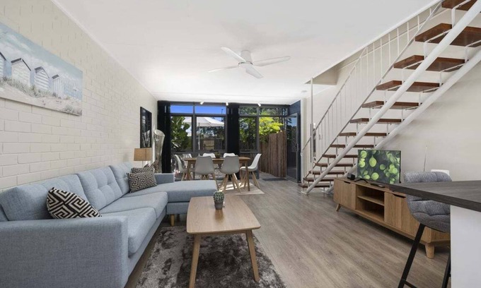 Bongaree House | Seashell Serenity Villa - Bongaree