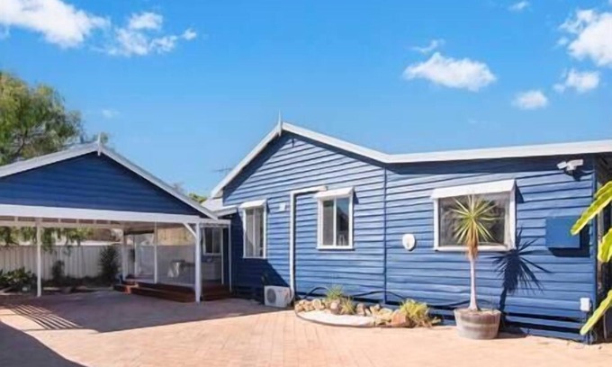 West Busselton House | Seashells Beach house on Dorset