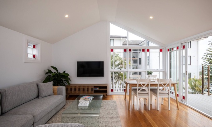 Narrabeen Apartment | Seaside apartment, 100m to beach